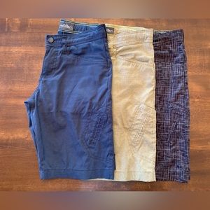3 pair Lee light weight cargo shorts.